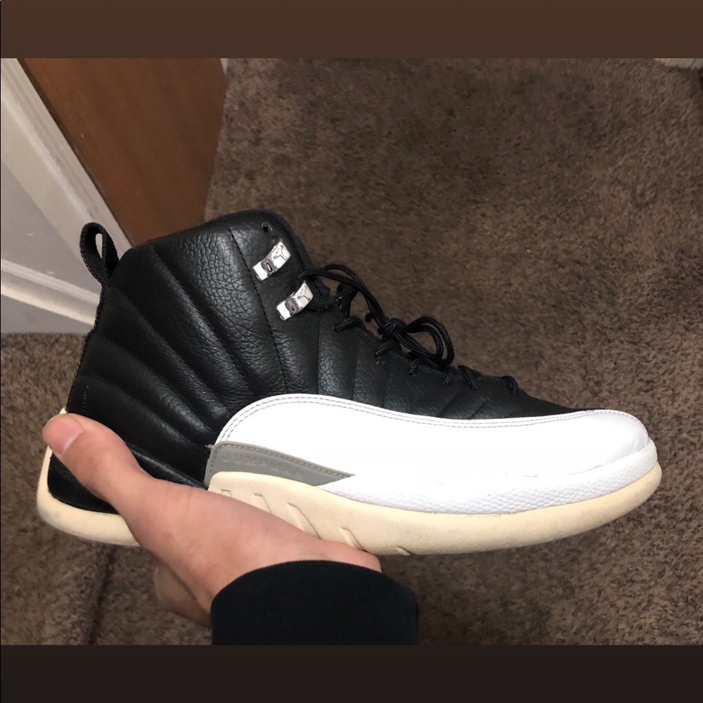 Jordan 12 playoffs size 11.5